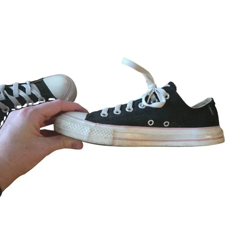 All Star Converse Low Chuck Taylor Women Size 8.5 Black Pink Grunge‎ 90s punk - Picture 3 of 13